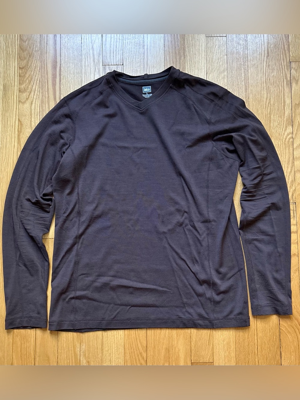 REI Men’s 100% Merino Wool Long Sleeve Baselayer V-Neck Shirt Large Brown Solid